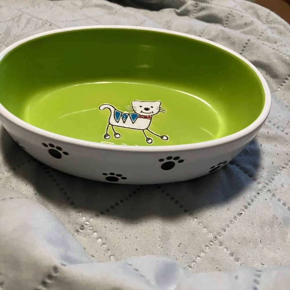 NWOT Green Petrageous Design Silly Kitty Oval Stoneware Cat Dish